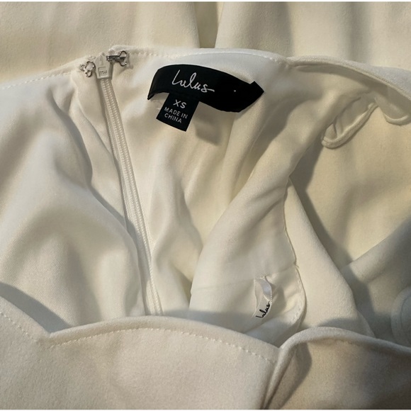 Ruffled Bodycon Dress - Picture 3 of 3